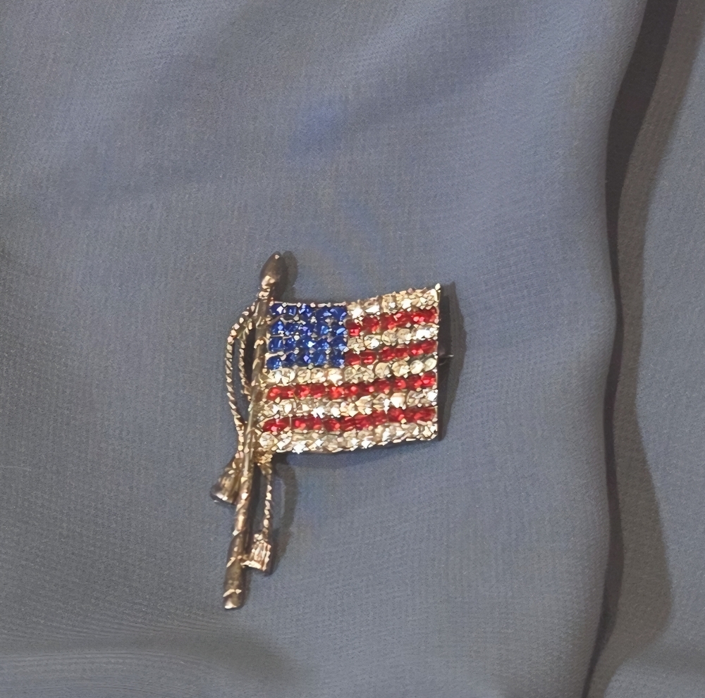 Vintage American Flag Brooch with  Red/white/blue Rhinestones.
